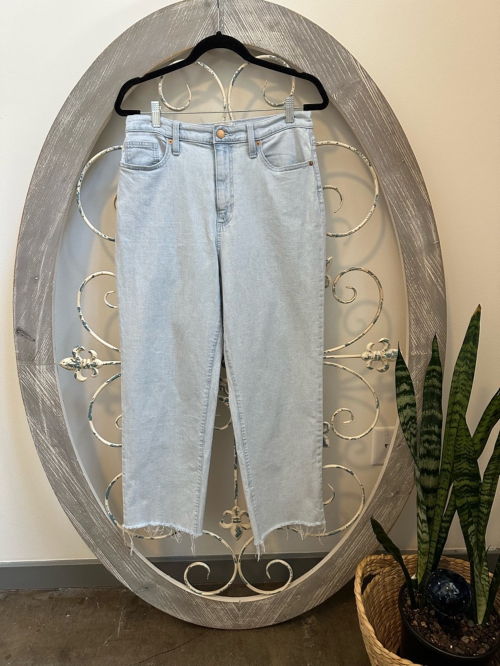 Universal Thread Light Blue Straight Leg Jeans with Frayed Hem